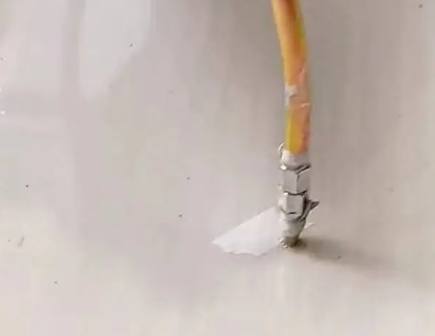 灌阳瓷砖空鼓维修公司专业解答在瓷砖铺贴过程中，如果使用的砂料过粗（如全部使用了粗砂），可能会导致以下问题